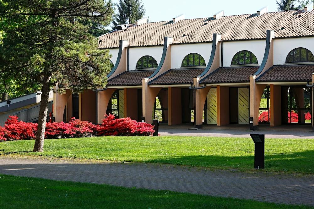 Hotel Pineta Busto Arsizio Exterior photo