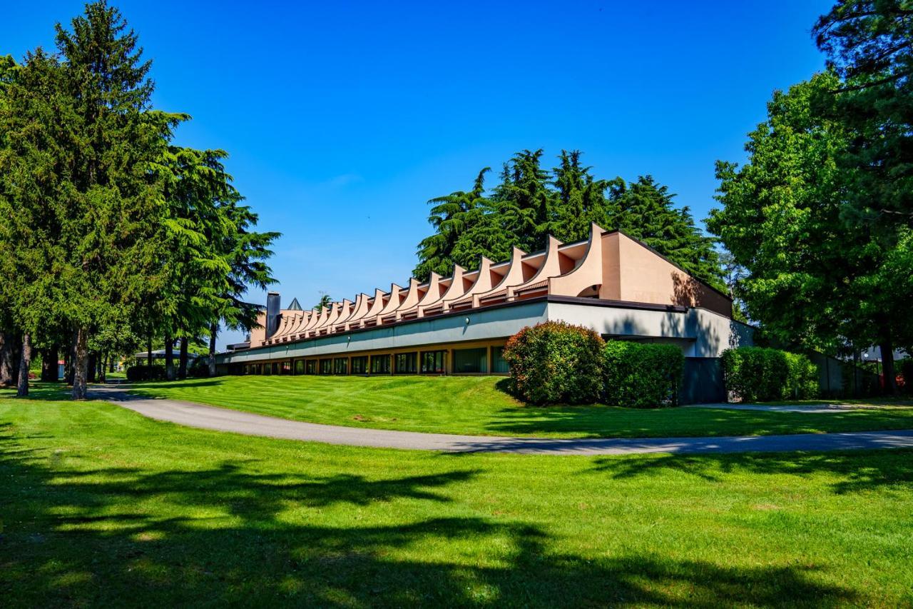 Hotel Pineta Busto Arsizio Exterior photo