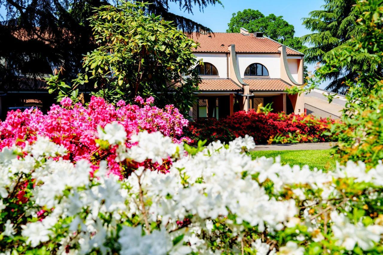 Hotel Pineta Busto Arsizio Exterior photo