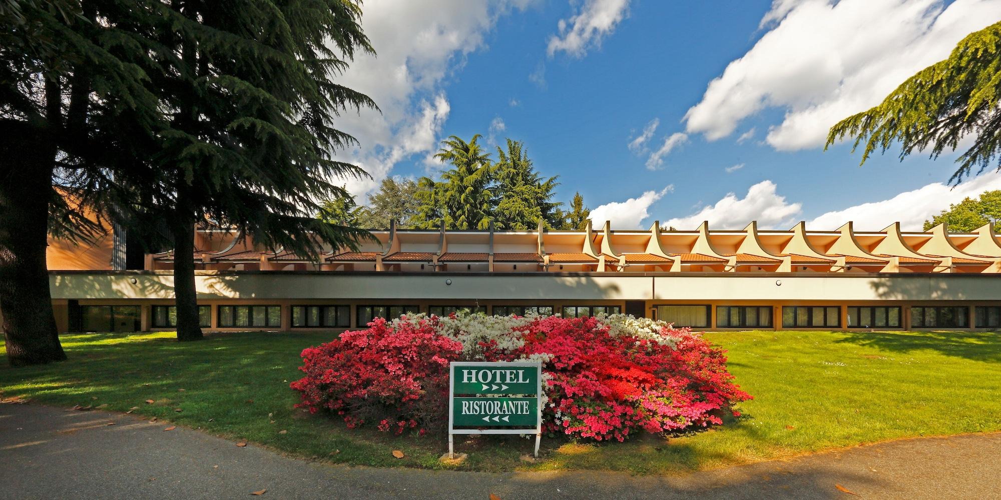 Hotel Pineta Busto Arsizio Exterior photo