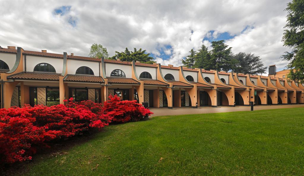 Hotel Pineta Busto Arsizio Exterior photo